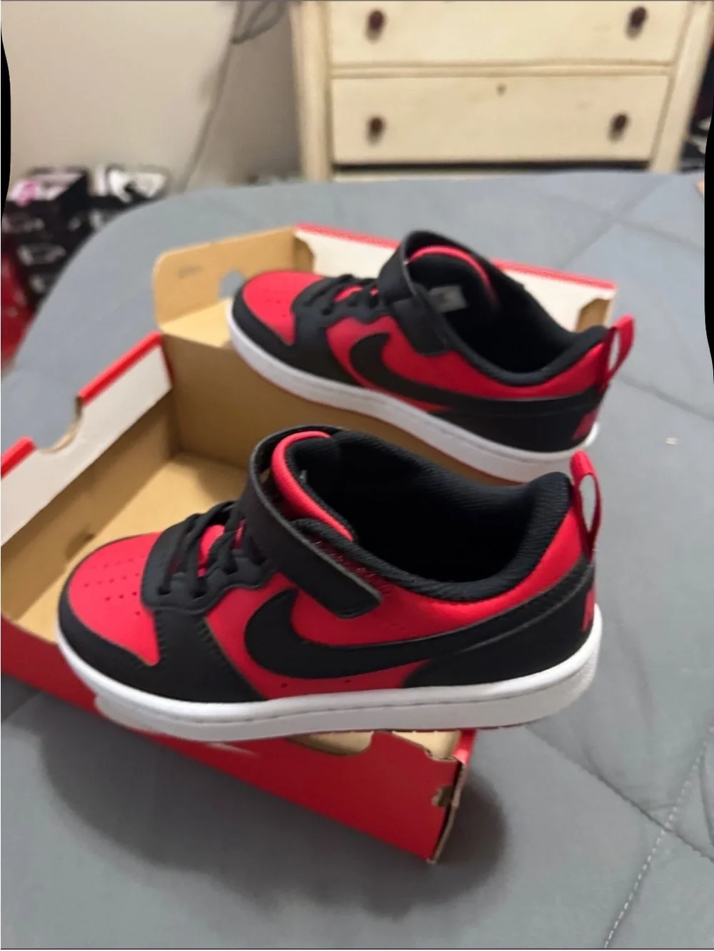 Nike Kids Black & Red Low-Top Sneakers with Velcro Strap